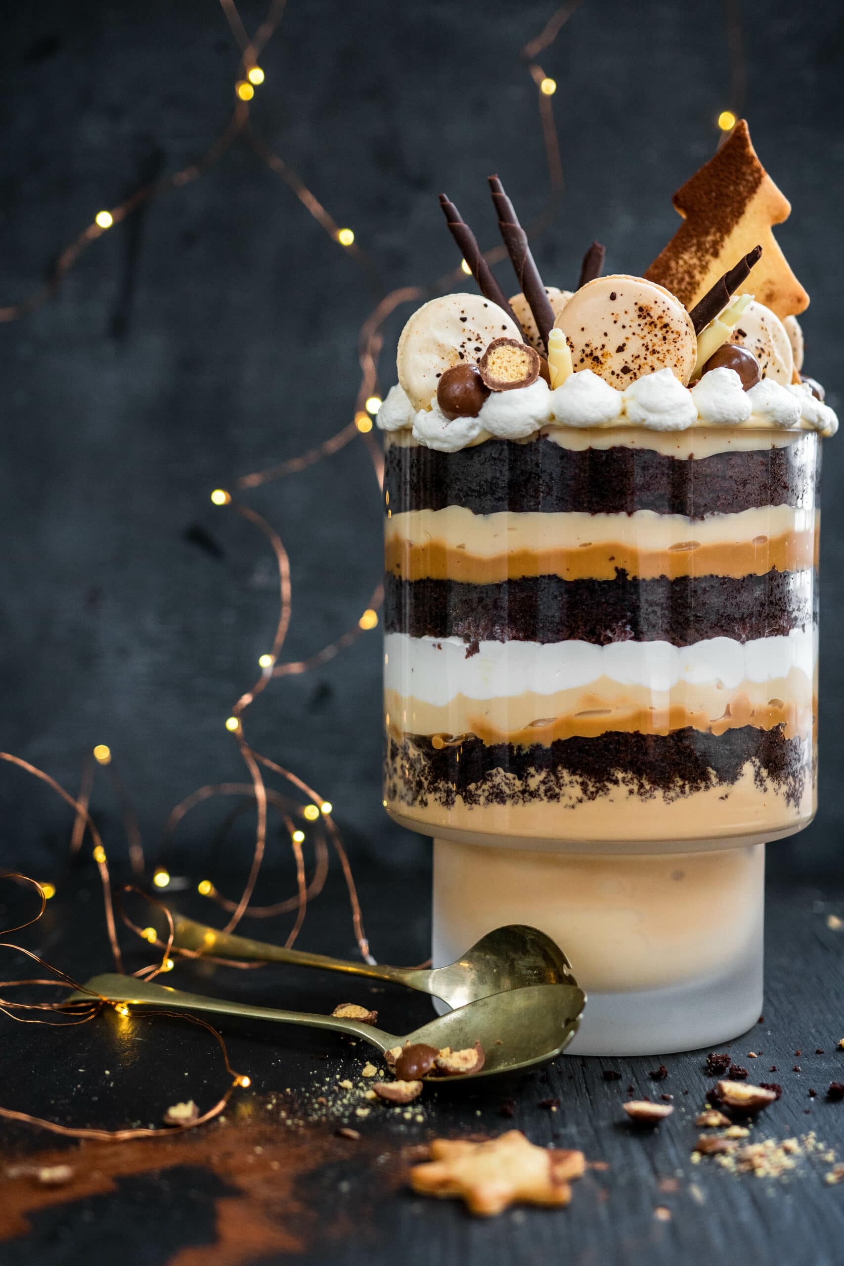 SALTED CARAMEL AND CHOCOLATE TRIFLE - Pocket Chef